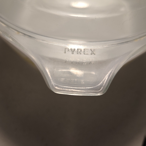 Pyrex Vintage Green Verde Square Flowers Casserole Bowl 472 1 1/2 Pint w/Lid - Picture 2 of 10